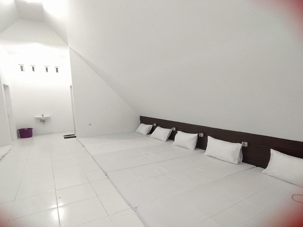 Hostel Seger Nusantara Kalisat Zewnętrze zdjęcie