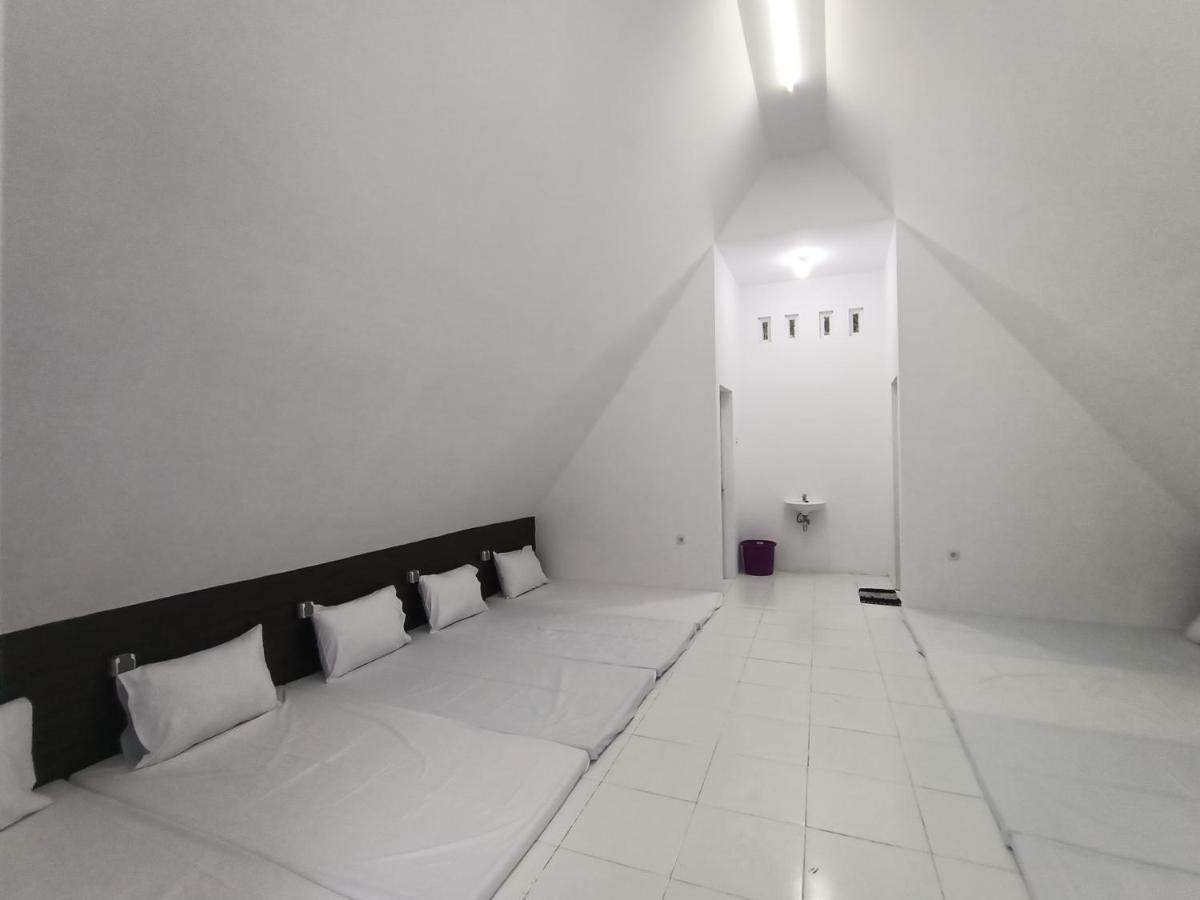 Hostel Seger Nusantara Kalisat Zewnętrze zdjęcie